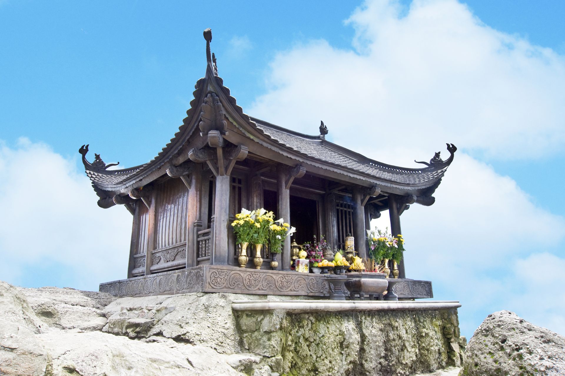 HÀ TĨNH – YÊN TỬ - MÓNG CÁI – DU THUYỀN HẠ LONG  (4 ĐÊM 3 NGÀY)